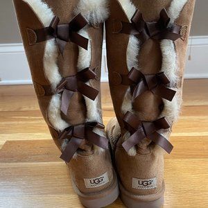 Women's Ugg Boots, Size 9